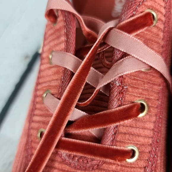 TOMS corduroy shoes - Picture 6 of 9